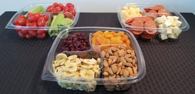 Clear 48 oz. SureStrip® Four-Compartment Tamper Resistant Square Tray (4x12 oz.)