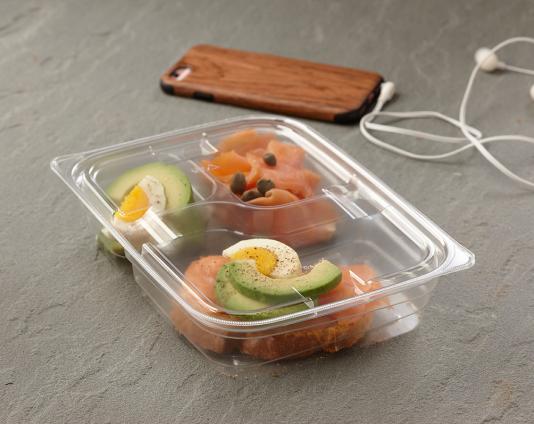 Clear 26 oz. Three-Compartment Large Snack Box and Clear Lid (15.5-6-4.5 oz.)
