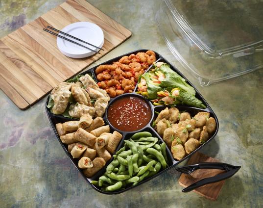 Black 16” x 16” Mozaïk® Six-Section Square Platter with Clear Dome Lid (6x23/10.7 oz.)