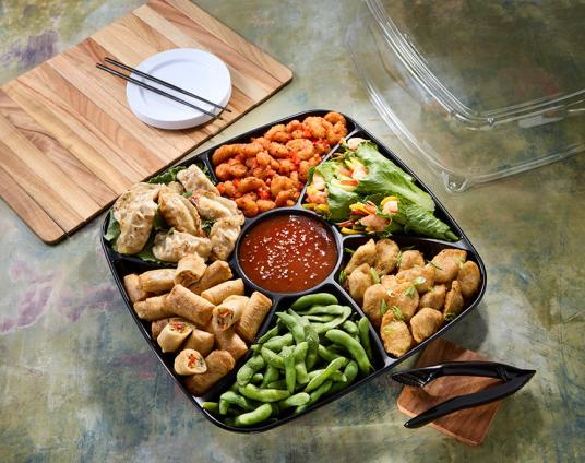 Black 16” x 16” Mozaïk® Six-Section Square Platter with Clear Dome Lid (6x23/10.7 oz.)