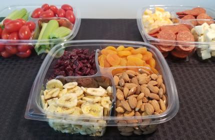 Clear 48 oz. SureStrip® Four-Compartment Tamper Resistant Square Tray (4x12 oz.)