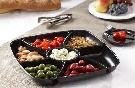 Black 14” x 14” Mozaïk® Six-Section Square Platter with Clear Dome Lid (6x17/9 oz.)