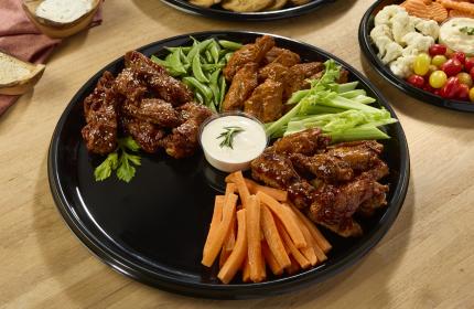 Black PP 18" SturdiWare® Round Platter with Clear PET High Dome Lid