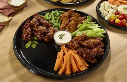 Black PP 18" SturdiWare® Round Platter with Clear PET High Dome Lid