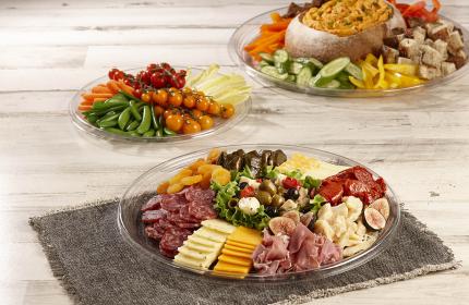 Clear 16” Onyx Round Platter with Clear High Dome Lid