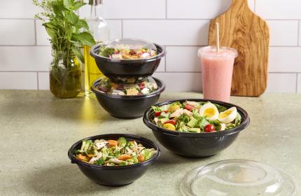 Black 24 oz. Medium Round Bowl with Clear Dome Lid
